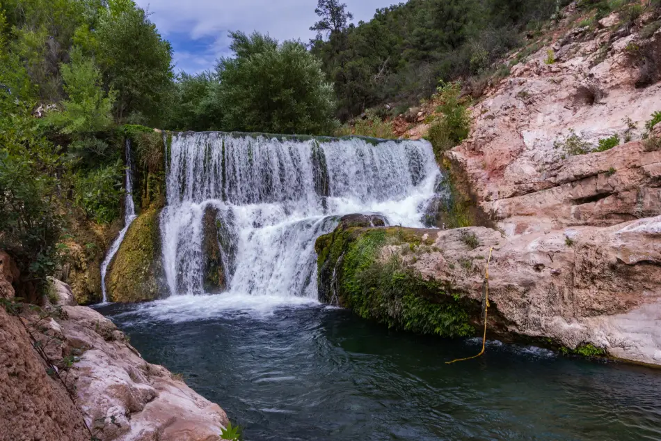 Fossil Creek Dam (Toilet Bowl) - Dive, Hike, and Swim near Pine, Arizona -  Free Arenas