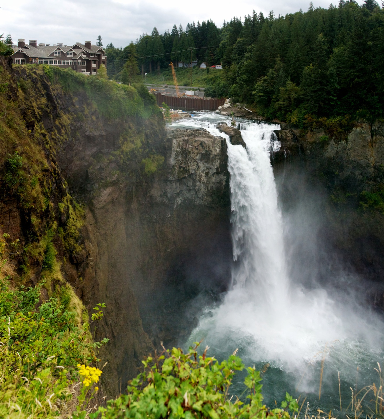 Middle Fork Snoqualmie Trail Hike and Mountain Bike near North Bend