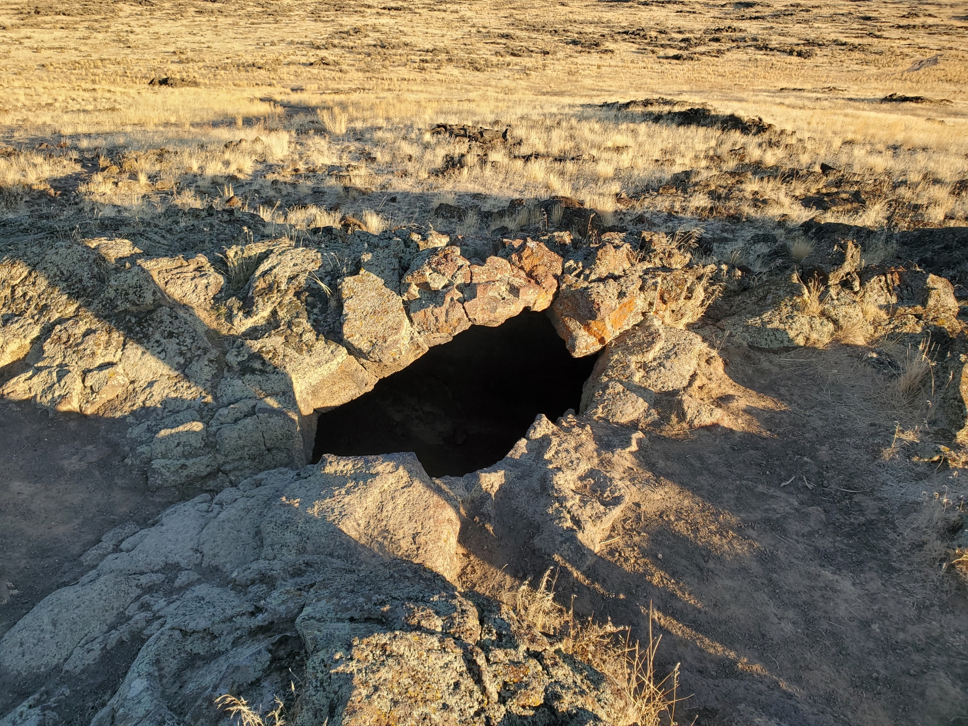 Tea Kettle Cave Cave near Bliss, Idaho Free Arenas