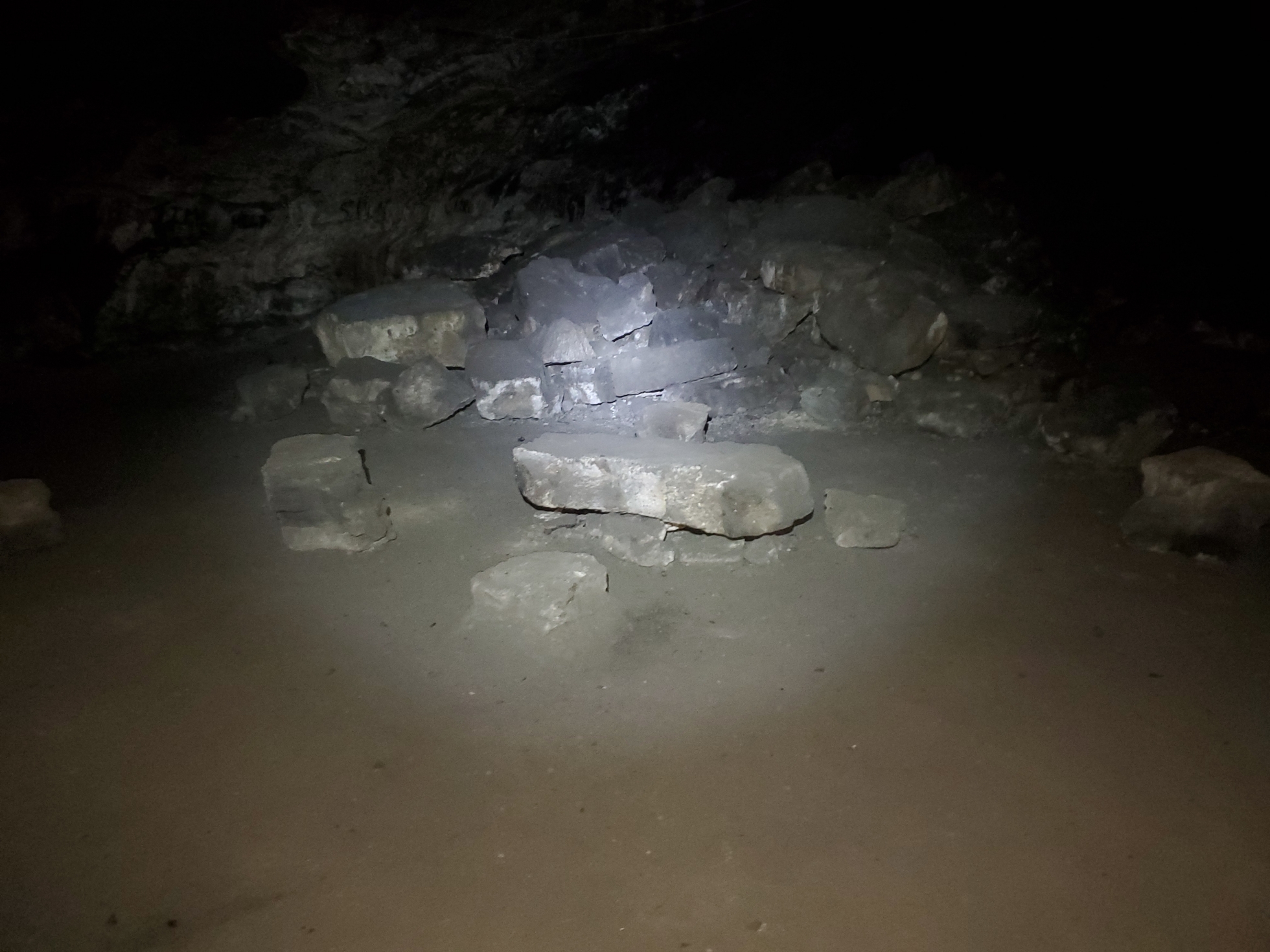 Dead Horse Cave Cave near Gooding, Idaho Free Arenas