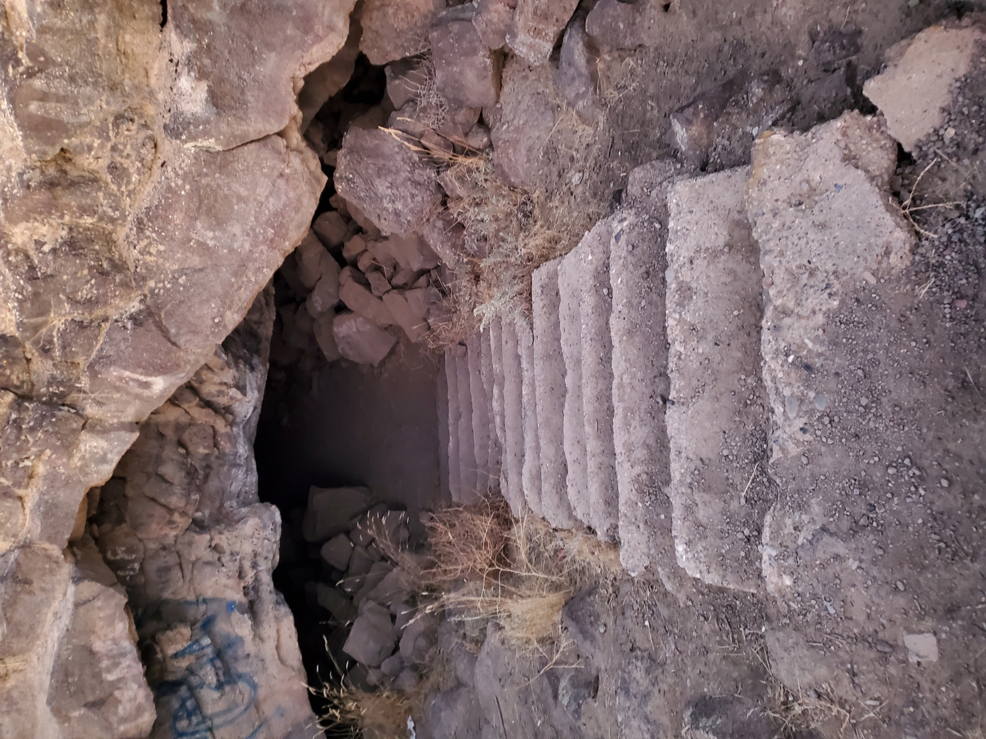 Dead Horse Cave Cave near Gooding, Idaho Free Arenas