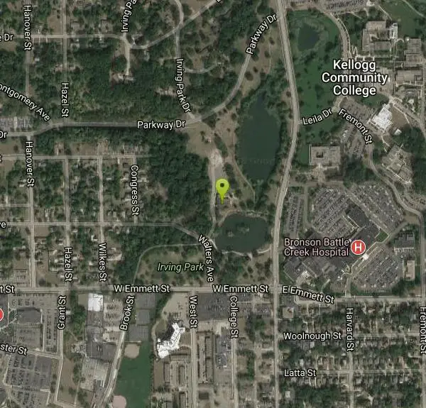 Disc Golf at Irving Park near Battle Creek, Michigan. Maps, directions, and reviews. Plays around paths, into the woods and around a pond next to Emmett St. Some technical holes, but mostly open and balanced. Public (No Fee)