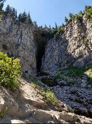 Cave and upper falls (low water) courtesy of endovereric&nearr;