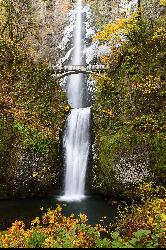 Multnomah Falls courtesy of King of Hearts&nearr; (CC BY-SA 4.0&nearr;)