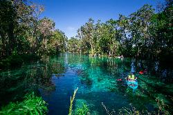 Three Sister Springs courtesy of CityofCrystalRiver&nearr; (CC BY-SA 4.0&nearr;)