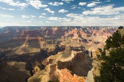 The inner canyon and Colorado River courtesy of Luca Galuzzi (Lucag)&nearr; (CC BY-SA 2.5&nearr;)
