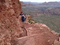 Descending the South Kaibab Trail courtesy of cogdogblog&nearr; (CC BY 2.0&nearr;)