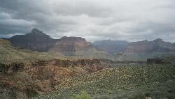 The Tonto Trail below the rim courtesy of Gonzo fan2007&nearr; (CC BY-SA 4.0&nearr;)
