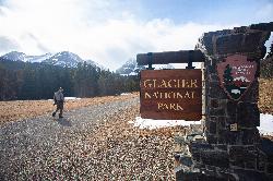 The entrance to the Cut Bank valley courtesy of GlacierNPS&nearr; (Public domain&nearr;)