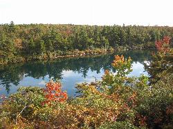 Lake Awosting from the carriage road courtesy of Roman Fuchs&nearr; (CC BY-SA 3.0&nearr;)