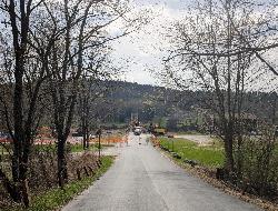 The road approach during the bridge demolition in April 2025 courtesy of Mr. Matté (if there is an issue with this image, contact me using this image's Commons talk page, my&nearr; (CC BY-SA 4.0&nearr;)