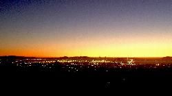 Sunset over San Francisco Bay from the hills above the south end of the lake courtesy of Bill Abbott&nearr; (CC BY-SA 2.0&nearr;)