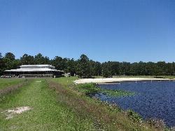 The pavilion and the sand beach together courtesy of Michael Rivera&nearr; (CC BY-SA 4.0&nearr;)