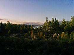Boca Reservoir from the southwest on a spring evening courtesy of Moxfyre&nearr; (CC BY-SA 3.0&nearr;)