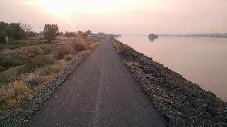 The Sacagawea Heritage Trail along the Columbia in Pasco courtesy of DJ Cane&nearr; (CC BY-SA 4.0&nearr;)