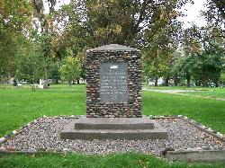 Historical marker at Sacajawea State Park courtesy of Allen4names&nearr; (CC BY-SA 3.0&nearr;)