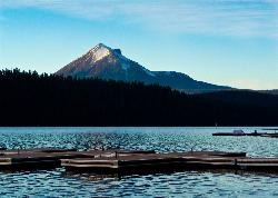 A boat dock on Lake of the Woods courtesy of ex_magician https://www&nearr; (CC BY 2.0&nearr;)