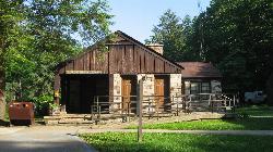 The park office building at Laurel Hill courtesy of Nyttend&nearr; (Public domain&nearr;)