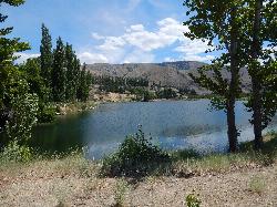 The protected cove behind the spit at Daroga State Park courtesy of Todd Petit from East Wenatchee, WA, USA&nearr; (CC BY 2.0&nearr;)