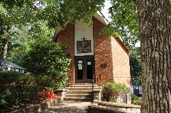 Pine Lake City Hall, where swimmers file the waiver to swim outside the ropes courtesy of Thomson M&nearr; (CC BY 3.0&nearr;)