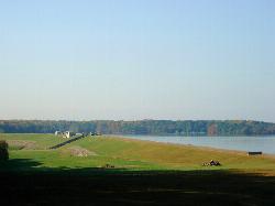 The North Anna Dam, the earthen embankment that created Lake Anna in 1972. courtesy of NortyNort&nearr; (CC BY-SA 3.0&nearr;)
