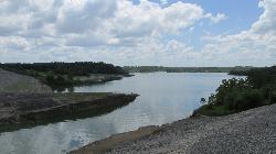 Paint Creek Lake looking upstream from the dam embankment. courtesy of Aesopposea&nearr; (CC BY-SA 3.0&nearr;)