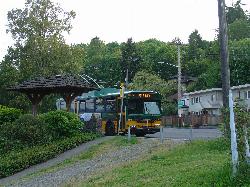 The transit loop at the foot of the hill, still the end of the line the streetcar established courtesy of Oran Viriyincy&nearr; (CC BY-SA 2.0&nearr;)