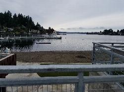 Meydenbauer Bay Park shoreline looking west out of the bay courtesy of Mark Yasuda&nearr; (CC BY-SA 4.0&nearr;)