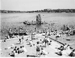 Swimmers at the west beach of Green Lake in 1936 courtesy of Seattle Municipal Archives&nearr; (CC BY 2.0&nearr;)