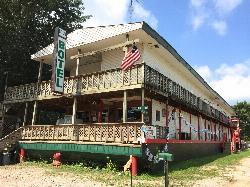 The Bellis Botel moored at Pickwick Landing in Hardin County, Tennessee courtesy of Cohee&nearr; (CC BY 3.0&nearr;)