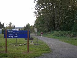 The Snoqualmie Valley Trail through Duvall, the walking and cycling route that runs behind the beach courtesy of Joe Mabel&nearr; (CC BY-SA 3.0&nearr;)