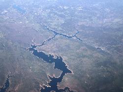 The northern portion of Don Pedro Reservoir in Tuolumne County at low water courtesy of Famartin&nearr; (CC BY-SA 4.0&nearr;)