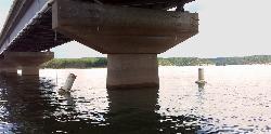 Beaver Lake under the Highway 12 bridge, the route east out of Rogers toward the park. courtesy of Doug Wertman from Rogers, AR, USA&nearr; (CC BY 2.0&nearr;)