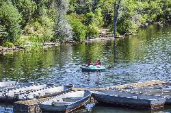 Rental boats tied up at the Lynx Lake North Shore, where the store and marina hires out kayaks and c courtesy of Prescott NF&nearr; (Public Domain Mark&nearr;)