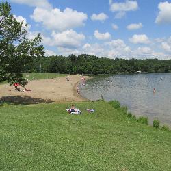 North Beach, the second public swimming beach at Rocky Fork State Park. courtesy of Aesopposea&nearr; (CC BY-SA 3.0&nearr;)