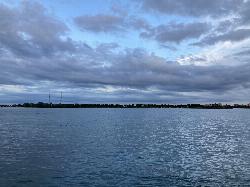 Belle Isle seen across the Detroit River from the Detroit side courtesy of Michael Barera&nearr; (CC BY-SA 4.0&nearr;)