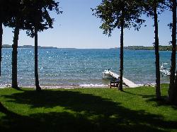 Crystal Lake seen from the eastern shore near Beulah courtesy of Hgjudd&nearr; (CC BY-SA 3.0&nearr;)