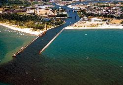 Aerial view of the St. Joseph River outlet, with the twin piers dividing Silver Beach on the south f courtesy of U.S. Army Corps of Engineers, photographer not specified or unknown&nearr; (Public domain&nearr;)