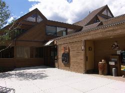 Sawtooth National Recreation Area headquarters at the south end of the trail courtesy of J. Crane&nearr; (Public domain&nearr;)