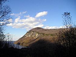 Mount Pisgah rising above Lake Willoughby on the east side of Willoughby Gap courtesy of Robert P Ryan&nearr; (CC BY-SA 2.5&nearr;)