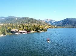 Aerial view of the Grand Lake waterfront in early autumn courtesy of Heath Alseike&nearr; (CC BY 2.0&nearr;)
