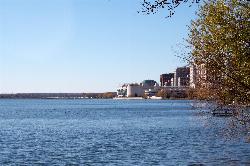 Open water on Lake Monona in autumn. Photo by Dori, CC BY 2.5.