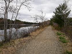 The Monadnock Recreational Rail Trail in Jaffrey with Contoocook Lake behind it. courtesy of EninE&nearr; (CC BY-SA 4.0&nearr;)