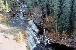 Middle McCloud Falls and its pool seen from above. courtesy of Unknown authorUnknown author or not provided&nearr; (Public domain&nearr;)