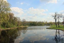 Ceylon Lagoon, the small pond inside the park used for fishing and paddling. courtesy of Yinan Chen&nearr; (Public Domain&nearr;)