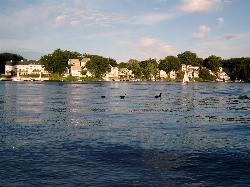 Looking east from Regatta Point across Lake Quinsigamond toward the Shrewsbury shore. courtesy of Chanilim714&nearr; (CC BY-SA 3.0&nearr;)