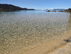 Clear, rippled shallows over the sandy bottom at Sand Harbor. courtesy of Blake Everett Carroll&nearr; (CC BY-SA 4.0&nearr;)