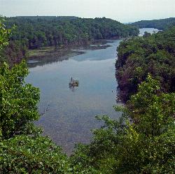 Canopus Lake seen from the Appalachian Trail viewpoint at its north end. courtesy of Daniel Case&nearr; (CC BY-SA 3.0&nearr;)