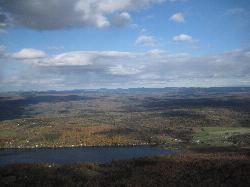 Lake Elmore seen from Elmore Mountain inside the state park in fall. courtesy of Connie from Cambridge, MA, USA&nearr; (CC BY 2.0&nearr;)