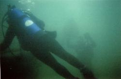 Scuba divers swimming toward an underwater training platform in Wazee Lake. courtesy of Todd Murray&nearr; (CC BY-SA 3.0&nearr;)